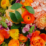 Composition de deuil dans les tons orangés. Rendez un hommage joyeux et personnalisé à vos être chers.
MaisonFiori fleuriste ouvert à Nice. Créations florales élégantes et livraison de fleurs de saison à Nice en avril. Commande en ligne ou en boutique.