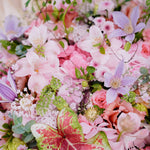 Composition de deuil élégante et contemporaine dans les tons roses.
MaisonFiori fleuriste ouvert à Nice. Bouquets de saison, créations florales élégantes et livraison de fleurs de saison à Nice en avril. Commande en ligne ou en boutique.
Créations florales élégantes et livraison de fleurs de saison à Nice en avril. Commande en ligne ou en boutique.
Nous livrons régulièrement nos compositions sur Nice à l'Athanée de Nice, la Chambre Funéraire de Gairaut et l'Athanée de Monaco