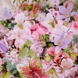 Composition de deuil élégante et contemporaine dans les tons roses.
MaisonFiori fleuriste ouvert à Nice. Bouquets de saison, créations florales élégantes et livraison de fleurs de saison à Nice en avril. Commande en ligne ou en boutique.
Créations florales élégantes et livraison de fleurs de saison à Nice en avril. Commande en ligne ou en boutique.
Nous livrons régulièrement nos compositions sur Nice à l'Athanée de Nice, la Chambre Funéraire de Gairaut et l'Athanée de Monaco